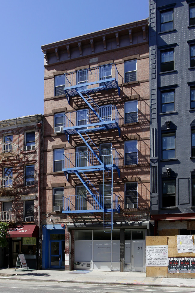 203 Avenue A in New York, NY - Foto de edificio - Building Photo