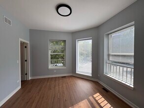 4901 N Kenmore Ave, Unit 1 in Chicago, IL - Building Photo - Building Photo