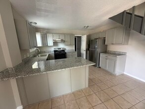 124 Hampton Dr in Crestview, FL - Building Photo - Building Photo