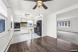 38 Washington Ave in Rutherford, NJ - Building Photo - Building Photo