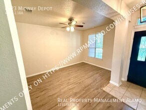 8023 Midway Depot in San Antonio, TX - Building Photo - Building Photo