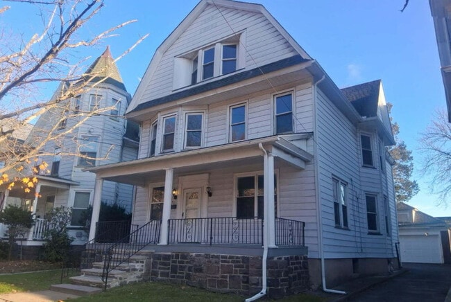 251 N Main St, Unit 1 in Wilkes-Barre, PA - Foto de edificio - Building Photo