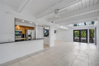 6500 SW 54th Ln in Miami, FL - Building Photo - Building Photo