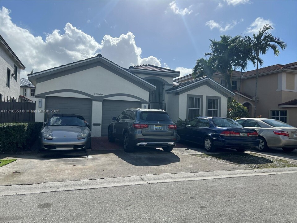 12960 NW 9th Ln in Miami, FL - Building Photo