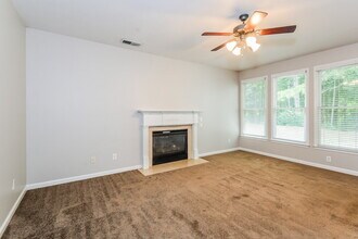 226 Elmbrook Ln in Canton, GA - Building Photo - Building Photo