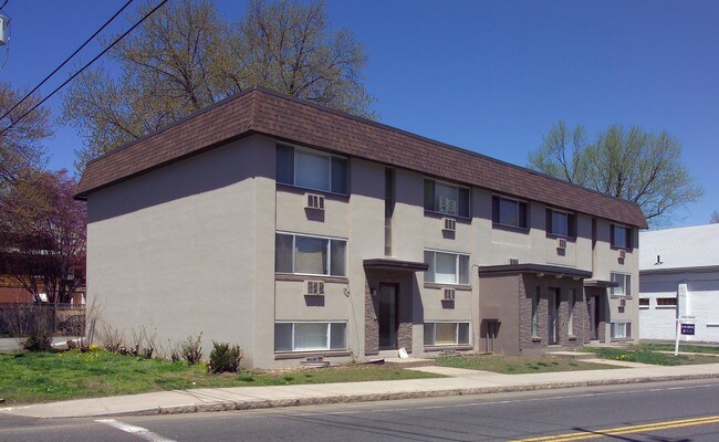 508 Chicopee St in Chicopee, MA - Foto de edificio - Building Photo