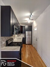 2203 W Eastwood Ave, Unit #2207-3N in Chicago, IL - Foto de edificio - Building Photo