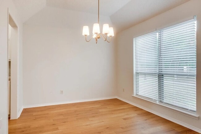 500 Norwood Pl, Unit 9 in Arlington, TX - Building Photo - Building Photo