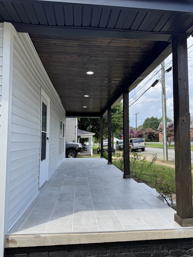 229 Lewis St in Gibsonville, NC - Foto de edificio - Building Photo