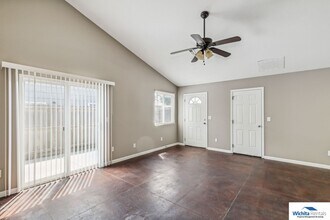 1338 N Curtis Ct in Wichita, KS - Building Photo - Building Photo