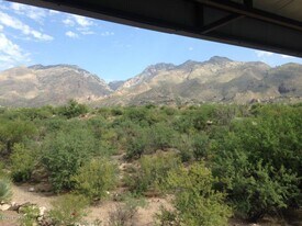 5800 N Kolb Rd in Tucson, AZ - Building Photo