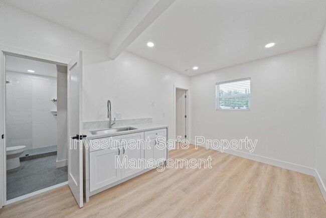 property at 6842 Estrella Ave