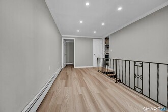 240 Great Plain Rd in Danbury, CT - Building Photo - Building Photo