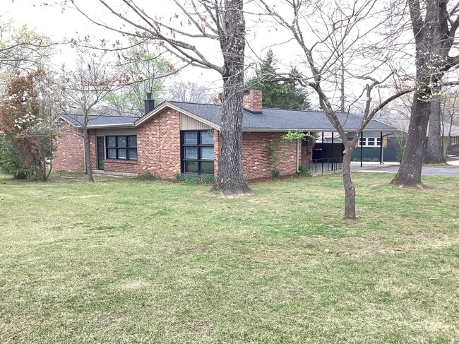 property at 404 Edgewood Dr