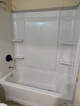 403 White Cedar Blvd in Portsmouth, NH - Building Photo - Building Photo
