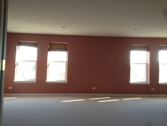 8217 Lincoln Ave in Skokie, IL - Building Photo - Building Photo