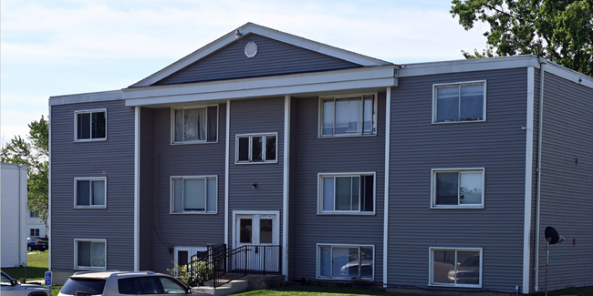 Langley Road Apartments in Waterloo, IA - Foto de edificio - Primary Photo