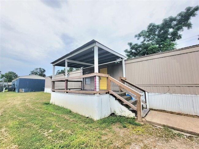 312 Paddock St in Willis, TX - Building Photo - Building Photo