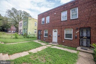 3503 B St SE in Washington, DC - Building Photo - Building Photo