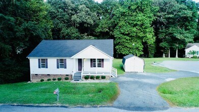1000 Meadowgreen Dr in Raleigh, NC - Building Photo - Building Photo