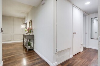 2157 Arnold Way in Alpine, CA - Foto de edificio - Building Photo