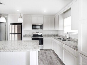 3413 Golden Nugget, Unit 2 in Edinburg, TX - Building Photo - Building Photo