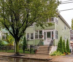 97 Bailey Rd, Unit Bailey Road in Somerville, MA - Building Photo