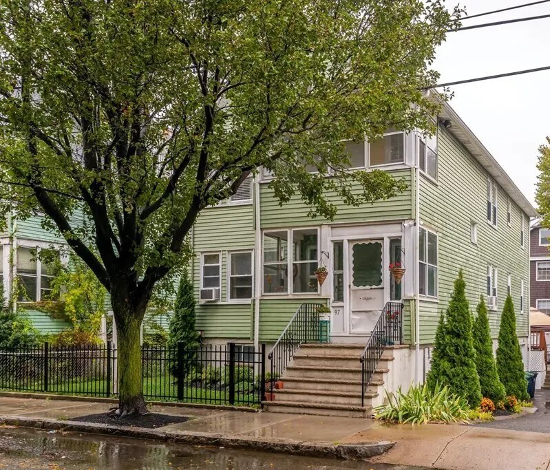 97 Bailey Rd, Unit Bailey Road in Somerville, MA - Building Photo