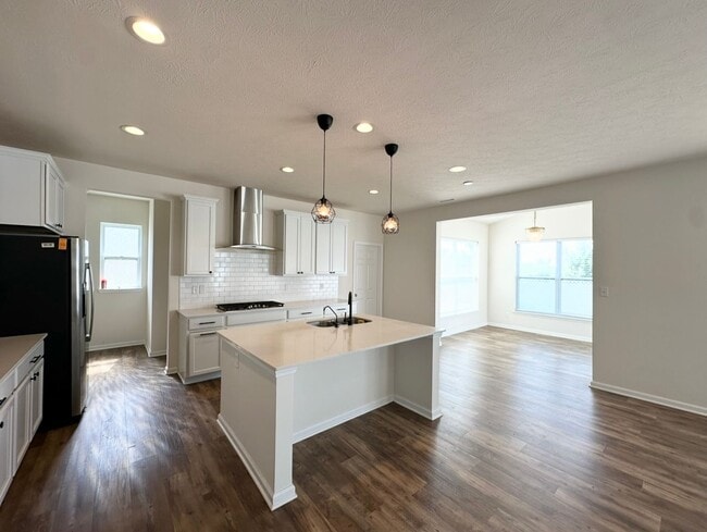 1327 Sunnybrook Ln in Greenwood, IN - Building Photo - Building Photo