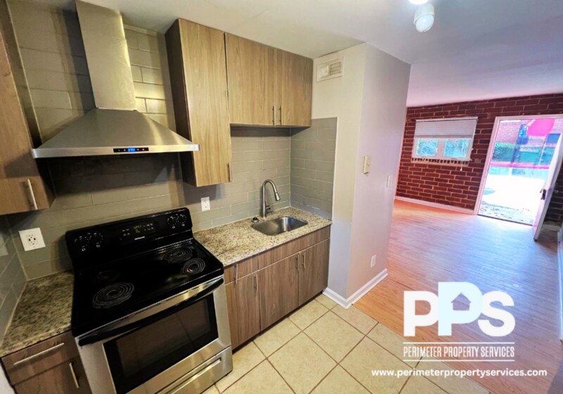 221 Lampkin St in Atlanta, GA - Building Photo