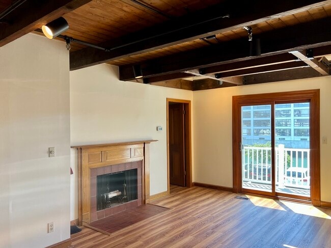 84 Wharf St in Salem, MA - Building Photo - Building Photo