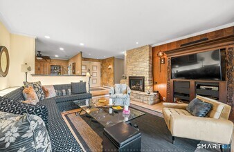 92 Kenmore Rd in Bloomfield, CT - Building Photo - Building Photo