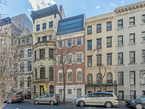 12 E 82nd St in New York, NY - Building Photo - Building Photo