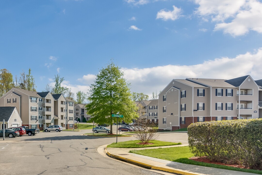 Creekpointe in Midlothian, VA - Building Photo