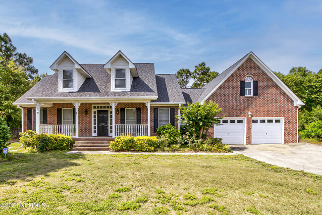 property at 3128 Braemar Ln