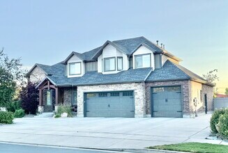 1501 N 1050 W in West Bountiful, UT - Foto de edificio - Building Photo