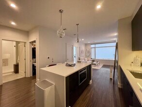 104 Sumner St, Unit #306 in Boston, MA - Building Photo - Building Photo