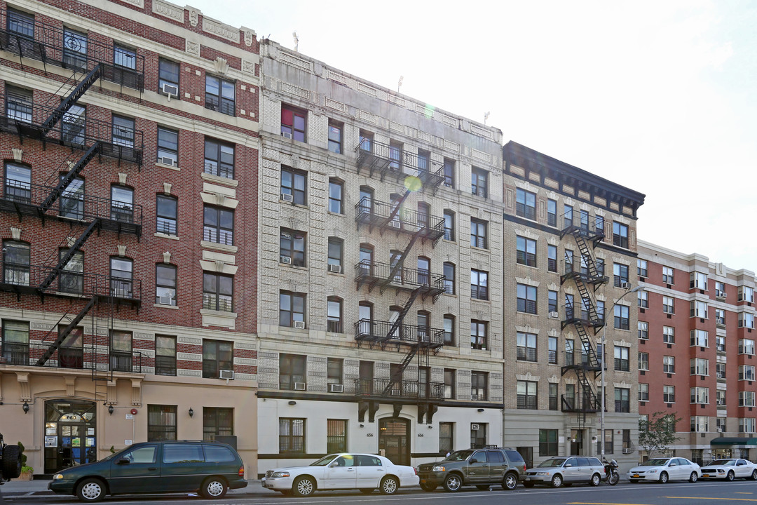 656 Saint Nicholas Ave in New York, NY - Foto de edificio