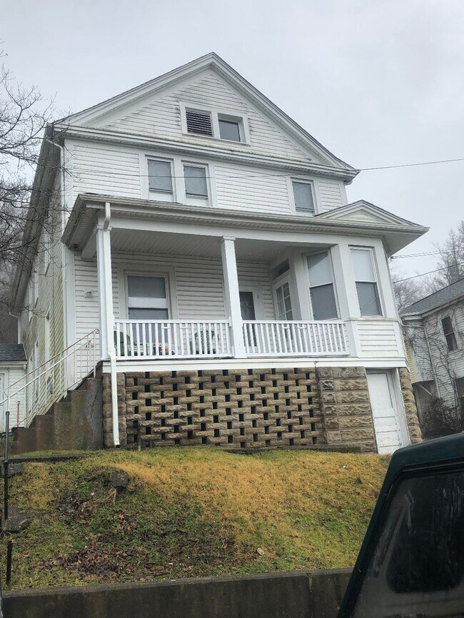 39 View St Apartments and Nearby Wheeling Apartments For Rent