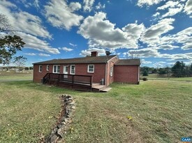 68 Tanbark Dr in Afton, VA - Building Photo