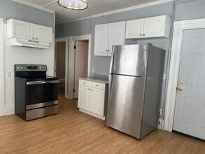 33 Cherry St in Lynn, MA - Building Photo - Building Photo