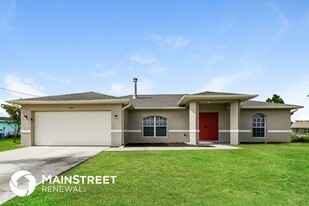 1007 Anson Ave in Lehigh Acres, FL - Building Photo