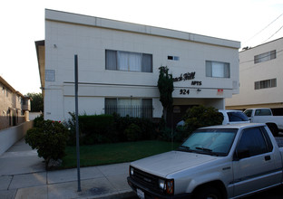 The Beach Hill Apartments in Inglewood, CA - Building Photo - Building Photo