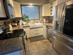 551 Brentwood Av in Oshawa, ON - Building Photo - Building Photo