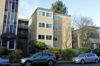 Iro Apartments in Seattle, WA - Building Photo - Building Photo