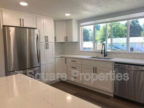 23901 46th Ave W in Mountlake Terrace, WA - Building Photo - Building Photo