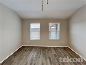 7904 Mosspark Ln in Fort Worth, TX - Foto de edificio - Building Photo