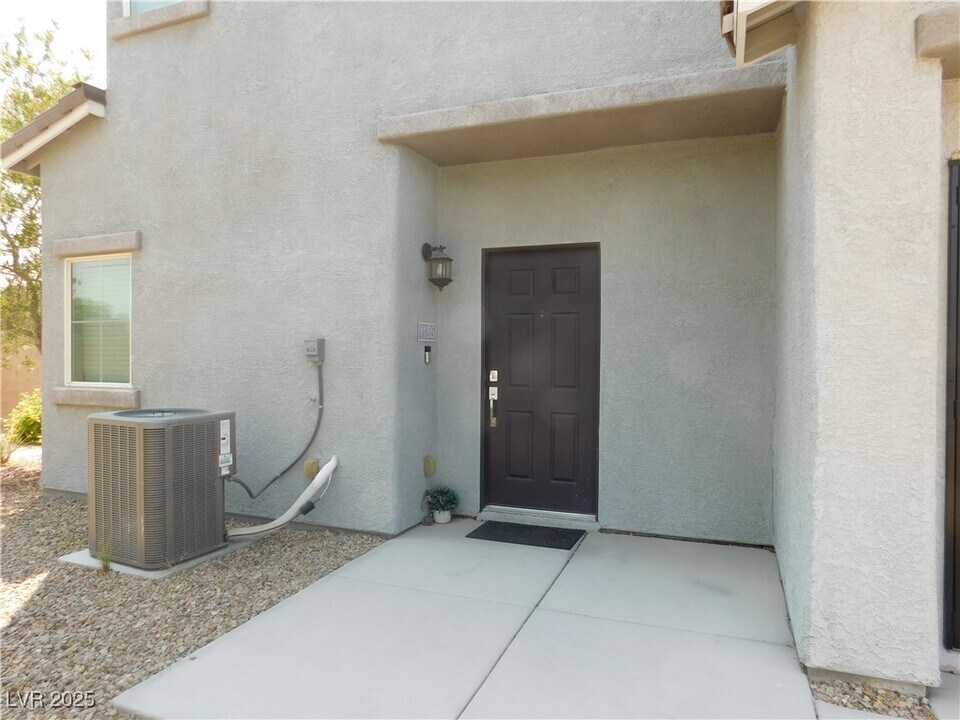 2715 Amazing Meadows Ave in North Las Vegas, NV - Building Photo