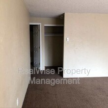 248 W Clark St in Medford, OR - Building Photo - Building Photo