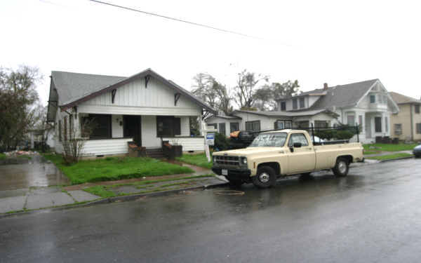 220-228 W 4th St in Stockton, CA - Building Photo